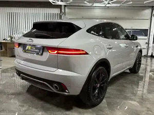 Jaguar E-Pace E-PACE 2.0 D180 R-Dynamic S AWD Keyless Pano LED Bild 4