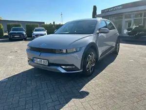 Hyundai IONIQ 5 Basis Elektro 4WD | RFK | LED | ACC | LHZ | SHZ