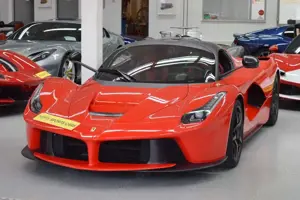 Ferrari LaFerrari Reifen  Service neu * top Zustand *