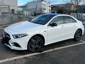 Mercedes-Benz A 250 A 250 e 8G-DCT AMG Line