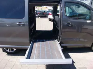 Peugeot Traveller L2/ Space Drive/Kassettenlift/Paravan Bild 5