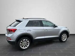 Volkswagen T-Roc 1.5 TSI LIFE AHK beatsAudio NAVI KAMERA AP Bild 4