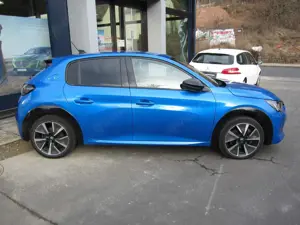 Peugeot e-208 GT Elektromotor Bild 4