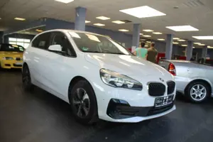 BMW 216 216i Active Tourer - Navi - SHZ - PDC - 1.HAND -