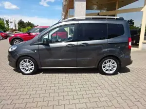 Ford Tourneo Courier 100PS Titanium AHK SHZ Tempomat Bild 3