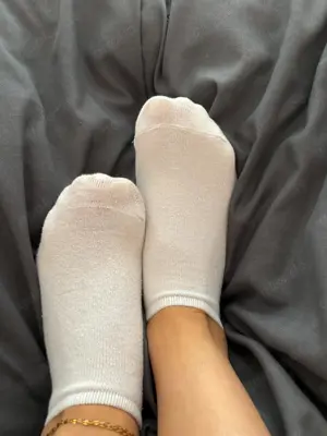 Getragene Socken und Wäsche nach deinen Wünschen!