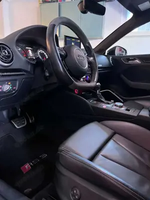 Audi RS3 Sportback S tronic Bild 4