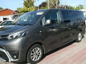 Toyota Proace 2,0-l-D-4D L1 (7-Si.) Autm. Verso Executive Bild 3
