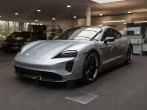 Porsche Taycan Turbo S,Carbon,Keramik,Pano,Nachtsicht,21 Bild 3