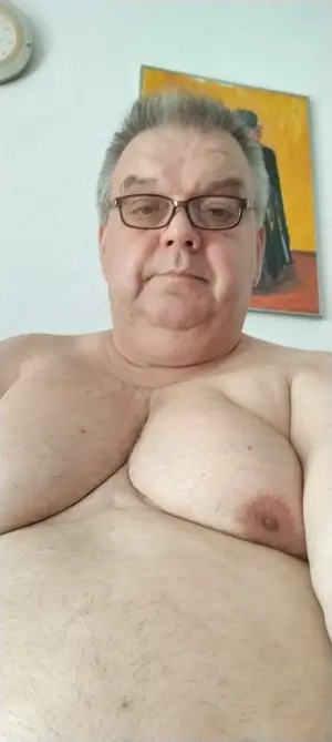 Frank 59 ja dick schwul passiv suche aktive Mann Männer die mich gerne täglich regelmäßig ab 15 Uhr 