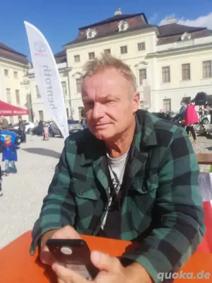 er sucht spontane Frau Alter und Nation egal 