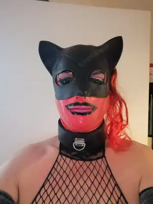 Latex Sissy als Partybedienung und mehr