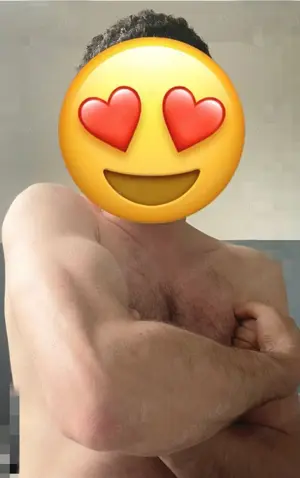 Hallo die geilen Böckerin.Kostenloser Massage-Service für Frauen, die sich jung fühlen wollen.