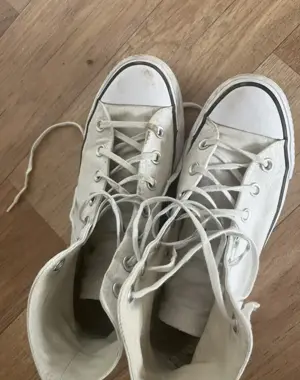 Getragene duftende Sneaker 