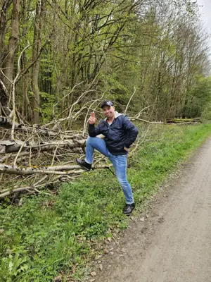 Augehungerter 49 Jähriger sucht genau Dich