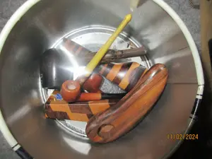 1 kleine Ledertasche mit Pfeifen Bild 3