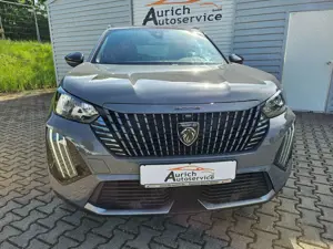 Peugeot 2008 PureTech 130 EAT8 Allure Allwetterreifen Bild 3