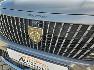 Peugeot 2008 PureTech 130 EAT8 Allure Allwetterreifen Bild 5