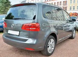Volkswagen Touran 2.0 TDI Automatik Navi Klimaautomatik Bild 5