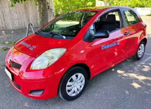 Toyota Yaris 1.0i Basis