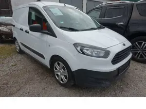 Ford Transit Courier 1,5 TDCi 8-fach bereift PDC Gitter