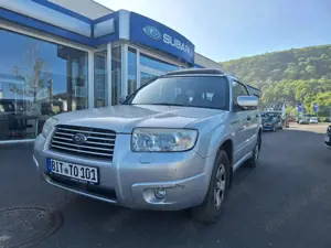 Subaru Forester 2.0 X Comfort v.NEUTEILE*AHK*TÜV NEU!