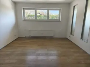 Büroräume Praxis mit WC Bild 5