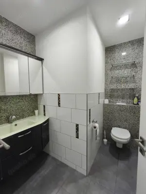Büroräume Praxis mit WC Bild 6