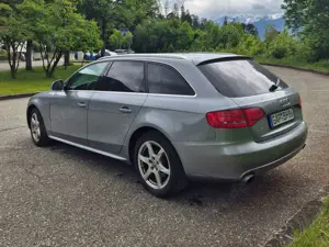 Audi A4 A4 Avant Avant 2.0 TFSI quattro Attraction Bild 2