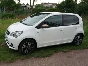 SEAT Mii 1.0 by Cosmopolitan