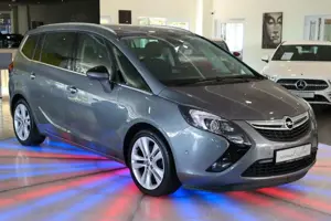 Opel Zafira Tourer Innovation*LEDER*NAVI*XENON*ALU* Bild 2 Opel Zafira Tourer Innovation*LEDER*NAVI*XENON*ALU* Bild 2