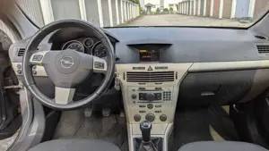Opel Astra Astra 1,6 Catch Me 85 kW Bild 4