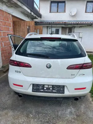 Alfa Romeo 159 Sportwagon 2.4 JTDM 20V DPF Elegante Bild 2 Alfa Romeo 159 Sportwagon 2.4 JTDM 20V DPF Elegante Bild 2