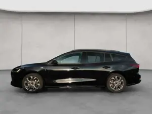 Ford Focus Turnier 1.0 EcoBoost Hybrid ST-LINE X Bild 2