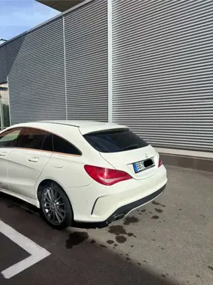Mercedes-Benz CLA 200 Shooting Brake 7G-DCT AMG Line