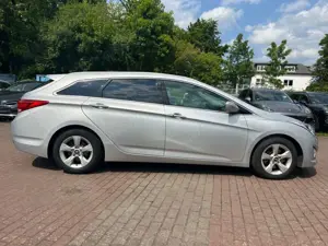 Hyundai i40 cw Style*Automatik*Keyless*Xenon*Navi*Kamera Bild 4