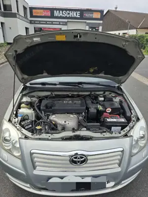 Toyota Avensis 2.0 Combi linea sol