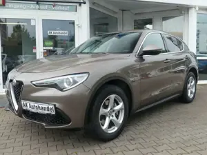 Alfa Romeo Stelvio Super Q4 Aut. Lusso Leder Kamera Navi Bild 1