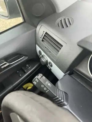 Opel Astra 1.6 Bild 2