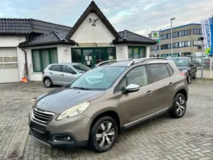 Peugeot 2008 Allure NAVI TEMPOMAT KLIMAAURO PDC SHZ