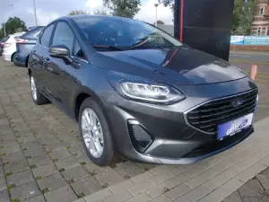 Ford Fiesta Titanium Klima LED Winterp. DAB PDC