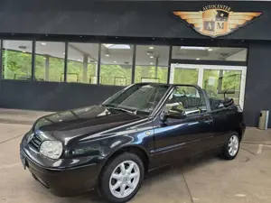 Volkswagen Golf IV Cabriolet 1.8 SPORT ALUFELGEN/SONY/BLACK