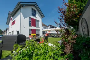 Vollmöblierte 2-Zimmer Premium-Wohnung mit Süd-Balkon - für Beruf oder Ferien ab sofort wieder frei! Bild 6