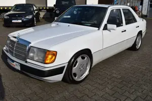 Mercedes-Benz E 280 *AUTOMATIK*STANDHEIZUNG*KLIMA*PDC*