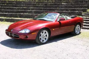Jaguar XK8 Cabrio 2 Jahre Garantie