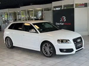 Audi S3 Sportback 2.0 TFSI quattro · BOSE · Xenon
