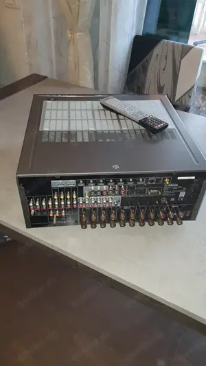 Yamaha Aventage RX-A3050 Heimkino-Receiver Bild 3