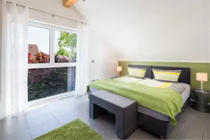 Vollmöblierte 3 Zimmer Premium-Wohnung mit Dach-Balkon zum Garten. Ruhige Lage mit Parkplatz Bild 4