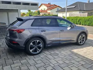 Audi Q4 e-tron Q4 e-tron 40 S-Line, AHK, Kamera, Garantie