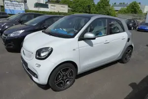 smart forFour Proxy erst 56.500 KM Pano-Dach R-Kamera